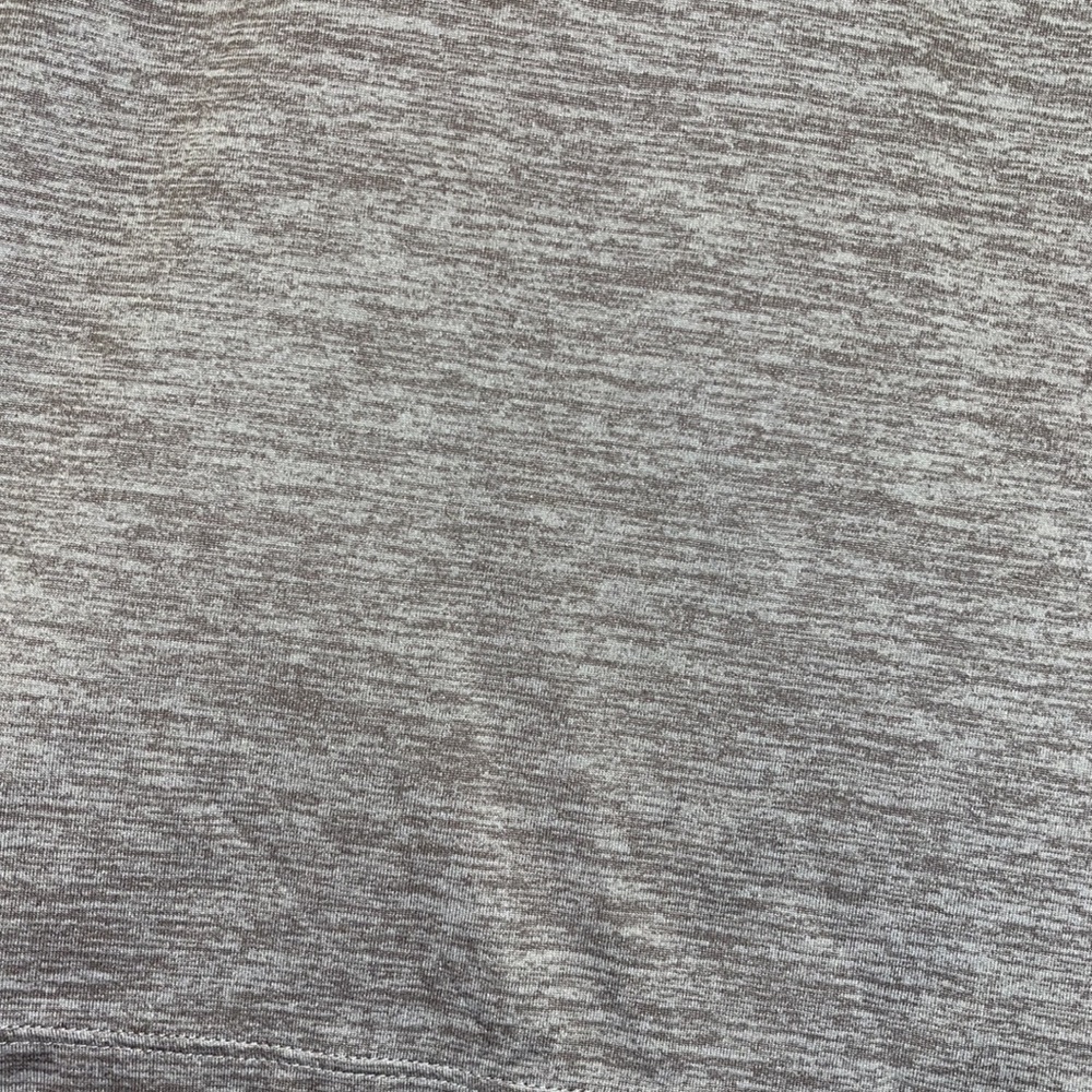 ⭐️Underarmor vneck - Picture 7 of 9